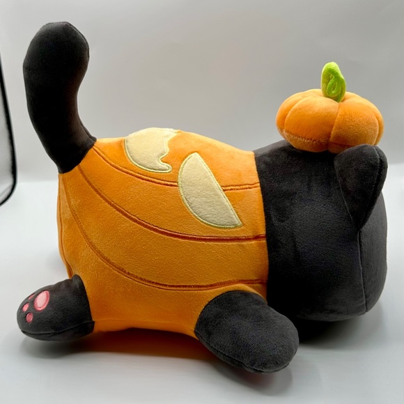 Aphmau Pumpkin Cat - Picture 5 of 6
